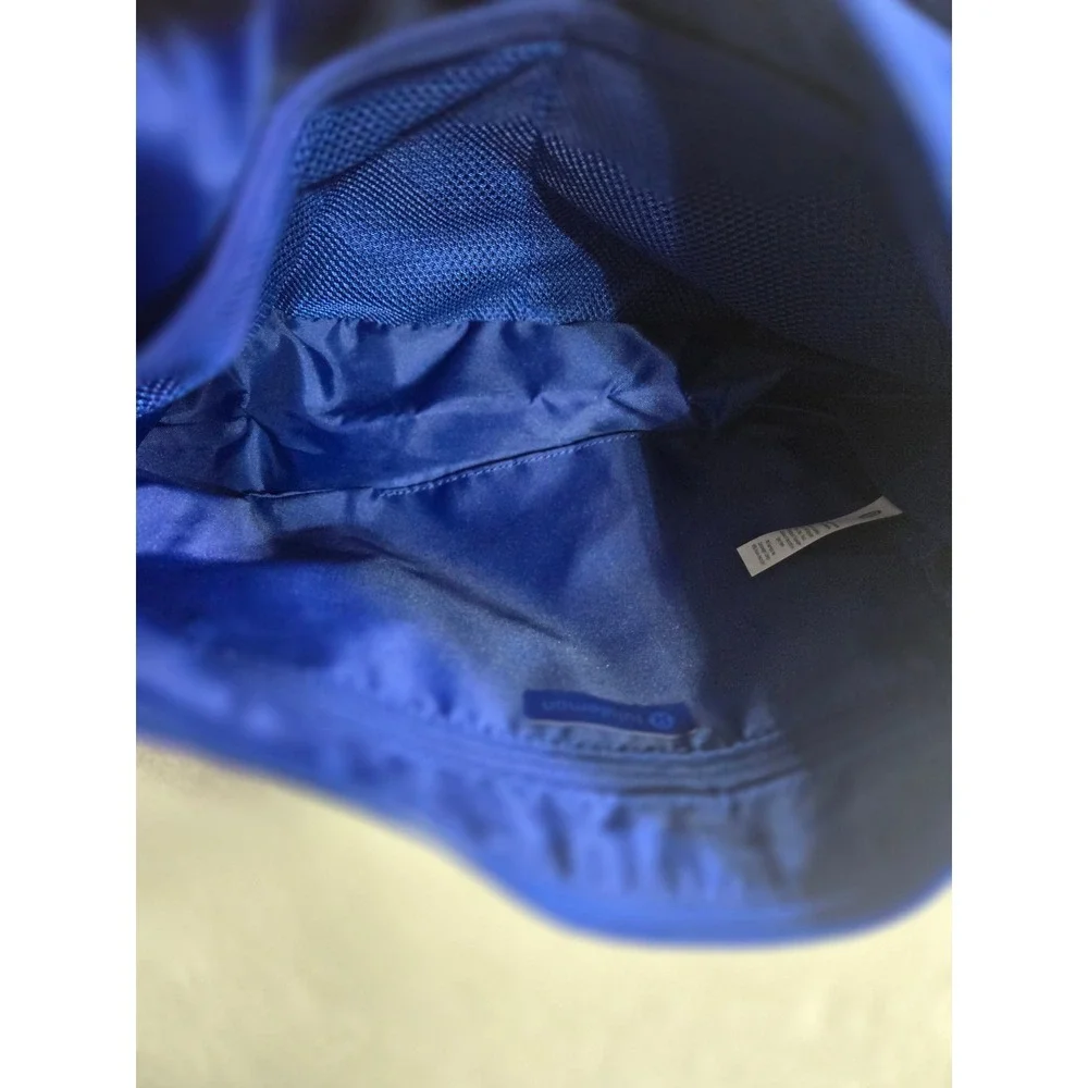 Lululemon Slouchy Sling Bag Psychic Blue RVSD Nylon Crossbody LU9CACS NWT - Picture 5 of 11